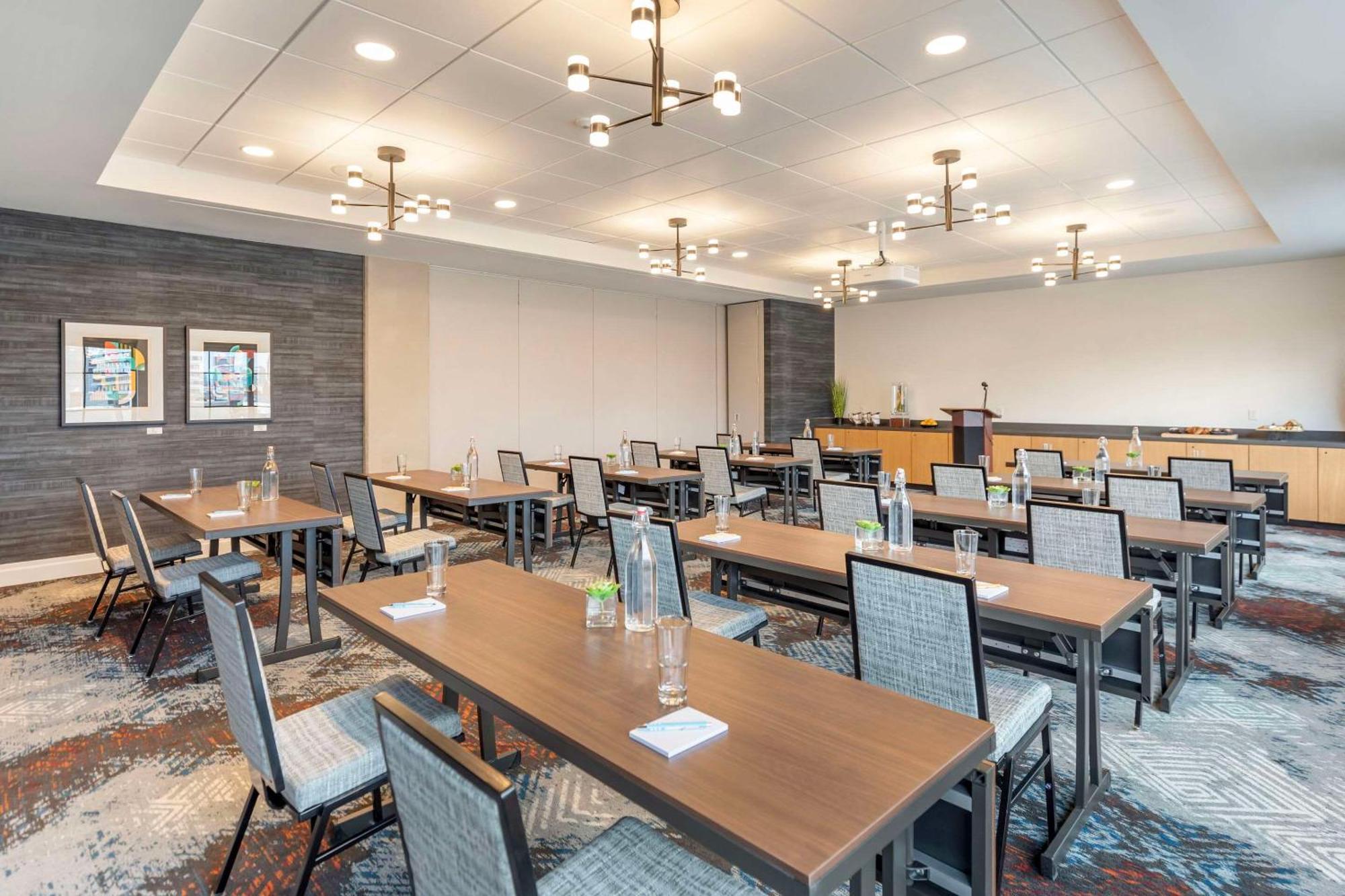 Cambria Hotel Denver Downtown Rino Buitenkant foto