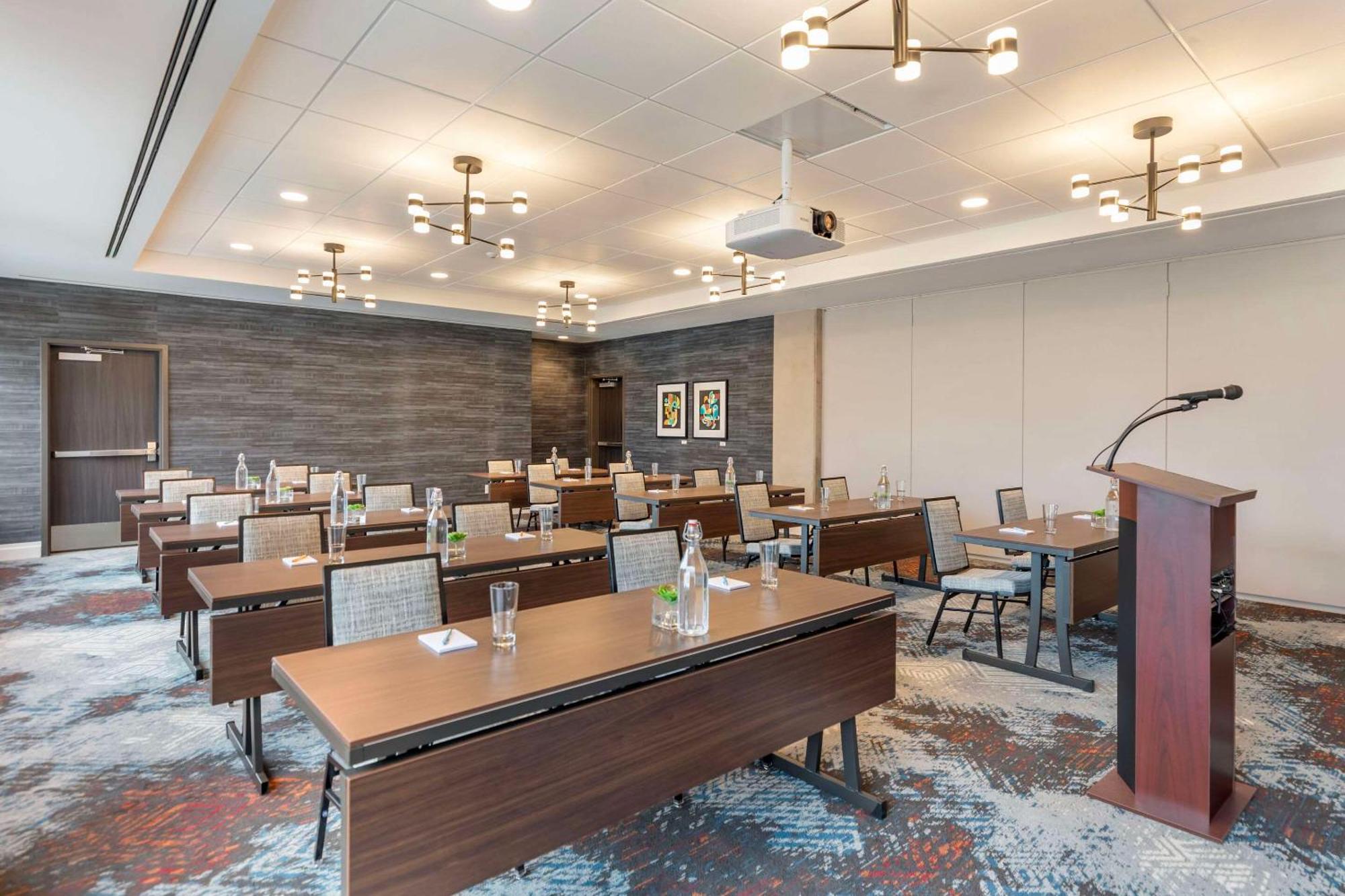 Cambria Hotel Denver Downtown Rino Buitenkant foto